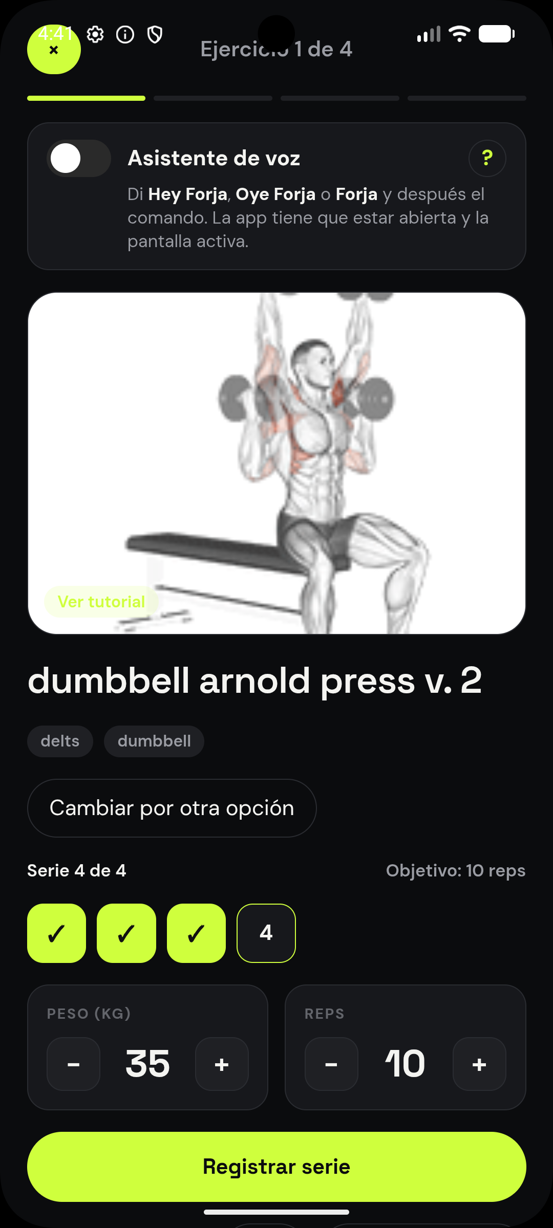 Pantalla de entrenamiento con el asistente de voz activo